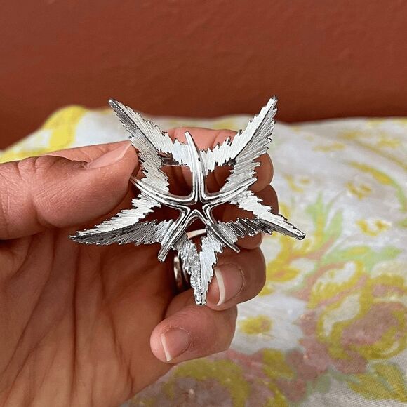 Vintage silver starfish brooch retro pin silver tone small gift for her retro - Picture 3 of 5